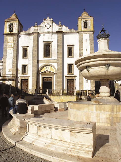 Plaza de Giraldo en Évora