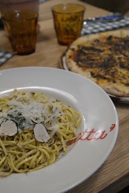 Spaghetti al Tartufo Parmigiano e Uovo Poché